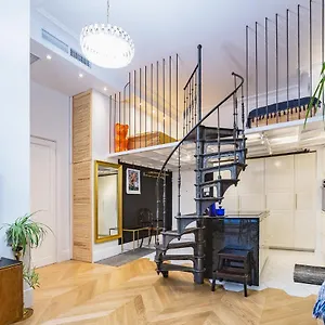 Retro Old Town Apartment